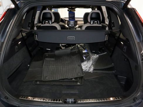 Used 2025 Volvo XC90 B5 Plus w/ Protection Package AWD/4WD image 14