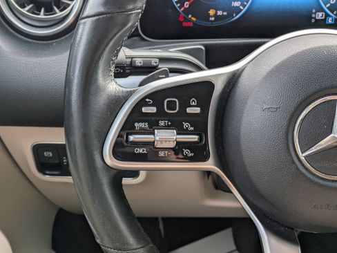 Used 2021 Mercedes-Benz GLB 250 image 17