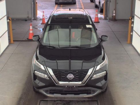 Used 2023 Nissan Rogue SL w/ SL Premium Package image 2