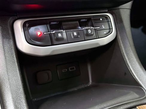 Used 2023 GMC Acadia SLE w/ Driver Convenience Package AWD/4WD image 29
