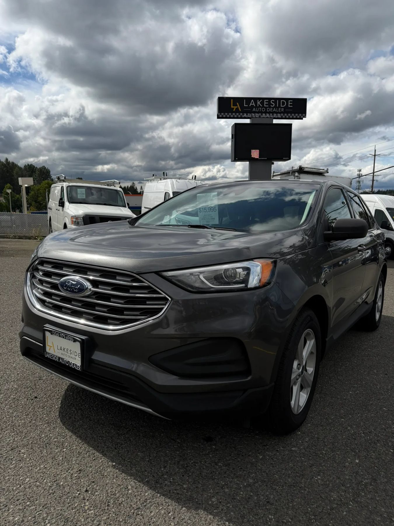 Used 2020 Ford Edge SE FWD image 1