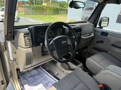 Used 2004 Jeep Wrangler Sahara AWD/4WD image 10