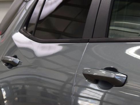 New 2026 Chevrolet Equinox LT w/ Midnight Edition FWD image 18