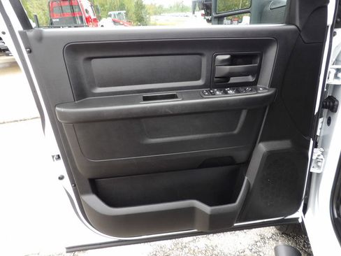 Used 2024 RAM 3500 Tradesman w/ Chrome Appearance Group AWD/4WD image 14