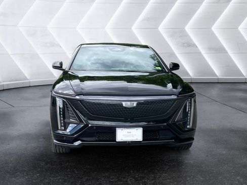 Used 2026 Cadillac Lyriq V w/ LPO, Floor Liner Package AWD/4WD image 9