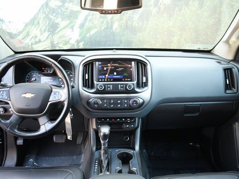 Used 2022 Chevrolet Colorado Z71 AWD/4WD image 18
