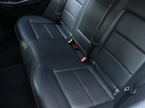 Used 2014 Mercedes-Benz E 350 Sedan image 19