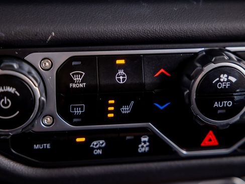 Used 2024 Jeep Wrangler Unlimited Rubicon 392 AWD/4WD image 15