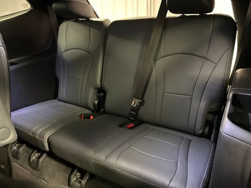 Used 2023 Buick Enclave Essence FWD image 24