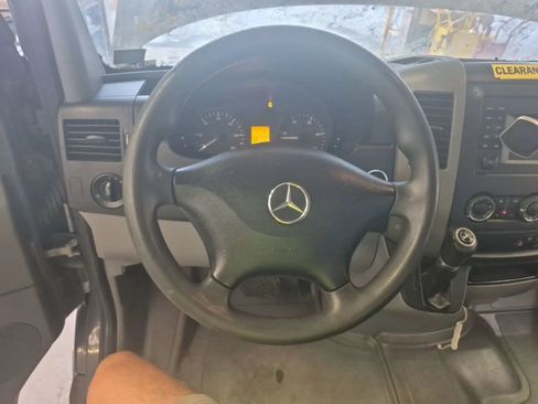 Used 2018 Mercedes-Benz Sprinter 2500 image 8