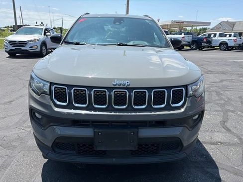 Used 2024 Jeep Compass Latitude AWD/4WD image 2