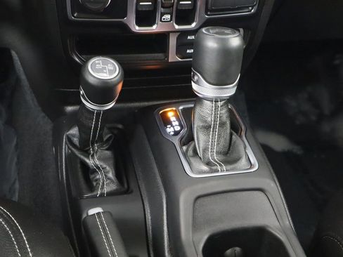 Used 2023 Jeep Wrangler Unlimited Sahara w/ Cold Weather Group AWD/4WD image 25