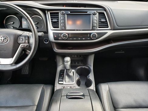Used 2018 Toyota Highlander Limited Platinum image 13