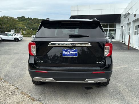 Used 2022 Ford Explorer XLT w/ Equipment Group 202A image 5