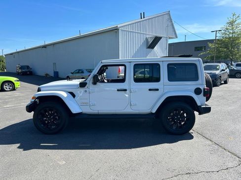 Used 2023 Jeep Wrangler Unlimited Sahara AWD/4WD image 8