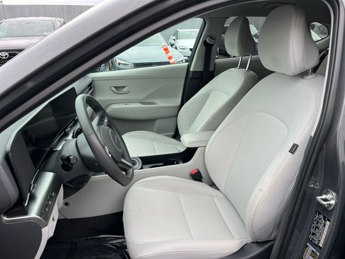 Used 2025 Hyundai Kona SEL image 36