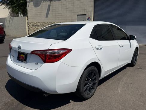 Used 2019 Toyota Corolla LE w/ Carpet Mat Package (TMS) FWD image 4