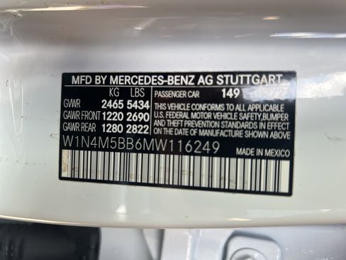 Certified 2021 Mercedes-Benz GLB 35 AMG 4MATIC image 37