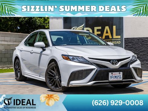Used 2023 Toyota Camry XSE FWD image 1