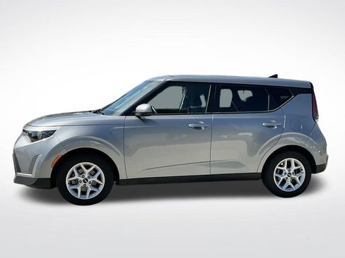 Used 2025 Kia Soul LX w/ LX Technology Package FWD image 3
