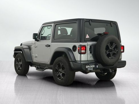 Used 2019 Jeep Wrangler Sport AWD/4WD image 3