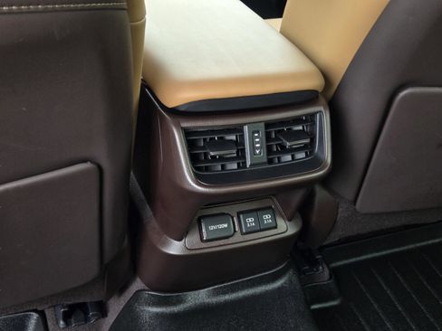 Used 2019 Lexus ES 300h w/ Accessory Package 2 FWD image 33