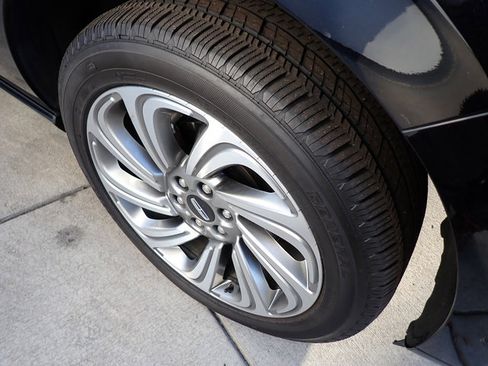 Certified 2023 Lincoln Navigator Reserve image 10