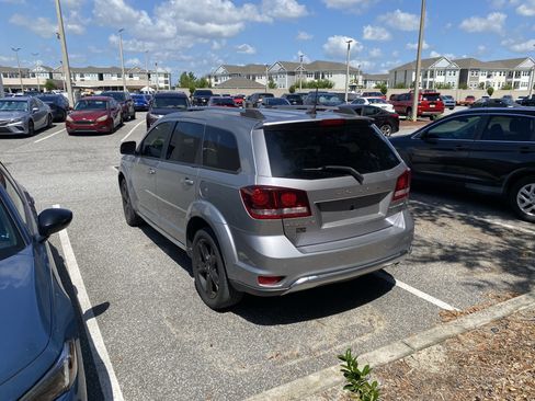 Used 2019 Dodge Journey Crossroad w/ Driver Convenience Group FWD image 10
