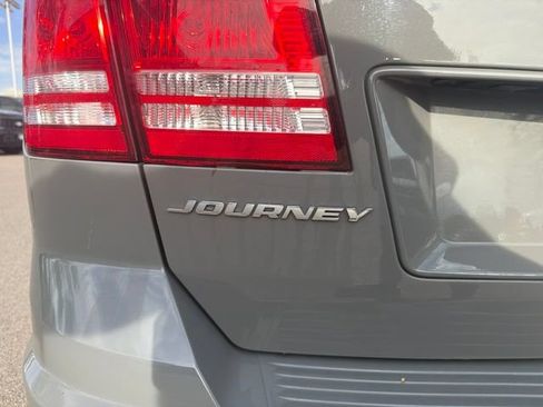 Used 2020 Dodge Journey SE FWD image 13