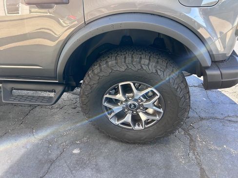 Used 2024 Ford Bronco Badlands image 5