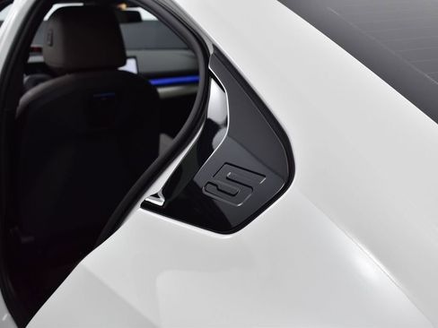 Used 2024 BMW i5 M60 image 35