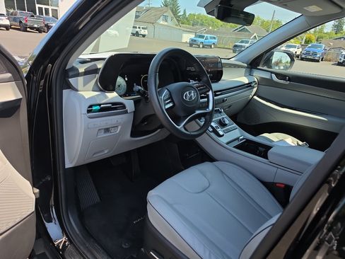 Used 2025 Hyundai Palisade SEL AWD/4WD image 16