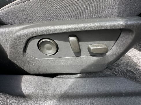 Used 2024 Buick Envision Avenir AWD/4WD image 18