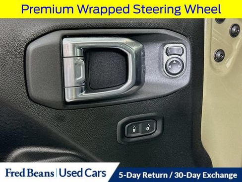 Used 2025 Jeep Gladiator Sport AWD/4WD image 22