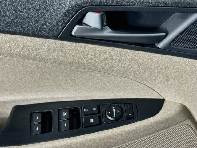 Used 2016 Hyundai Tucson SE w/ Option Group 12 FWD image 20