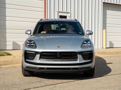 Certified 2025 Porsche Macan image 10