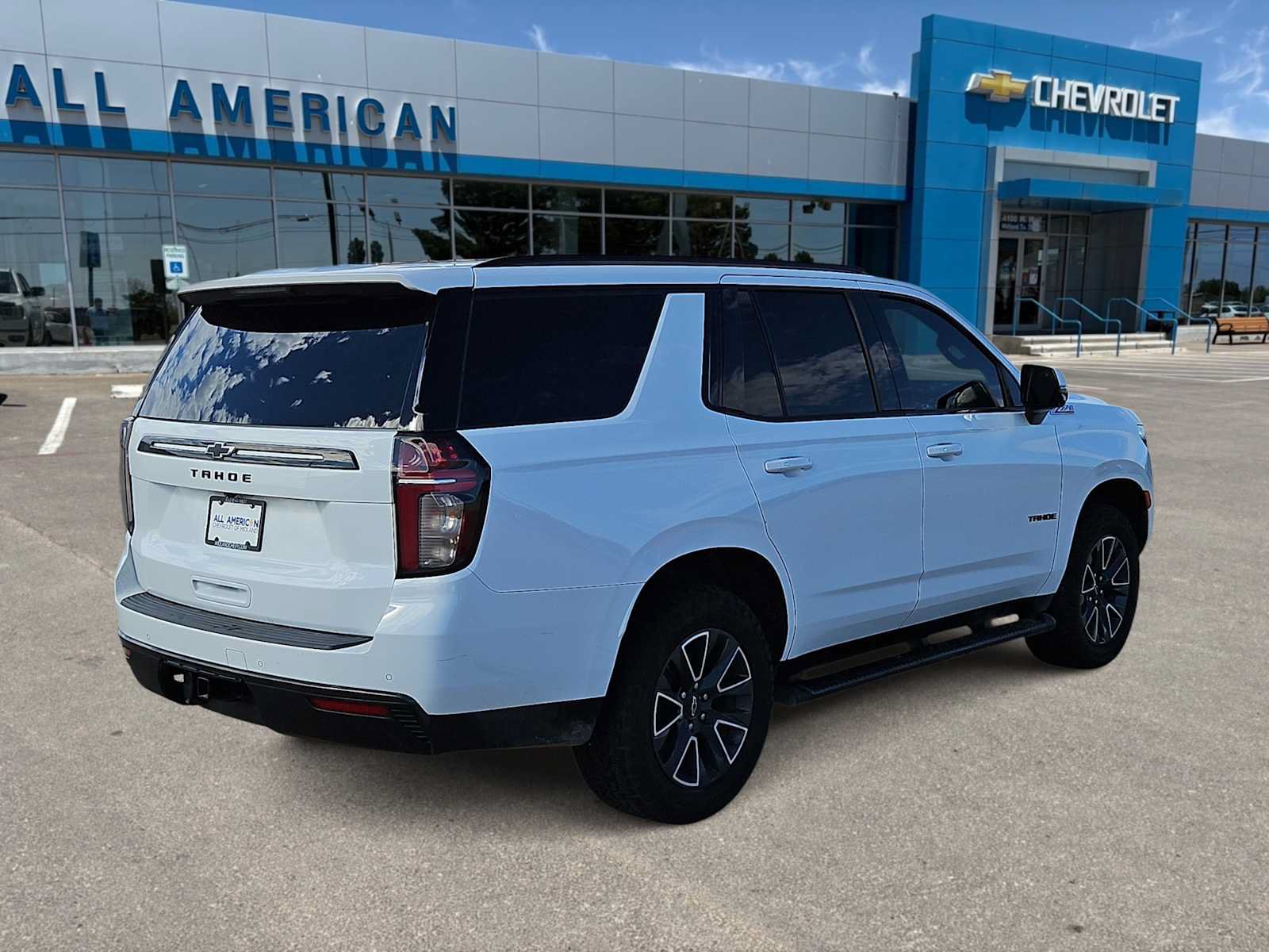 Used 2021 Chevrolet Tahoe Z71 w/ Z71 Off-Road Package AWD/4WD image 8