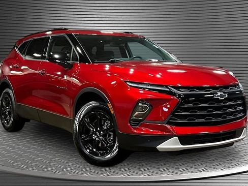 Certified 2024 Chevrolet Blazer LT w/ Convenience Package FWD image 3