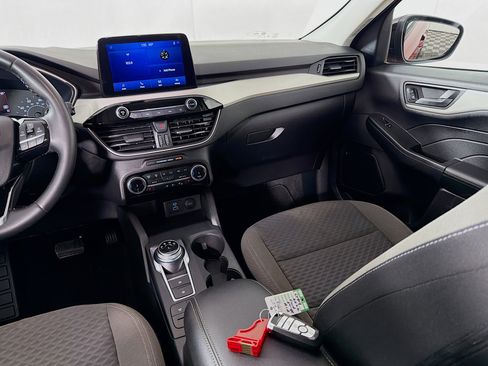 Used 2022 Ford Escape SE w/ SE Sport Appearance Package image 25