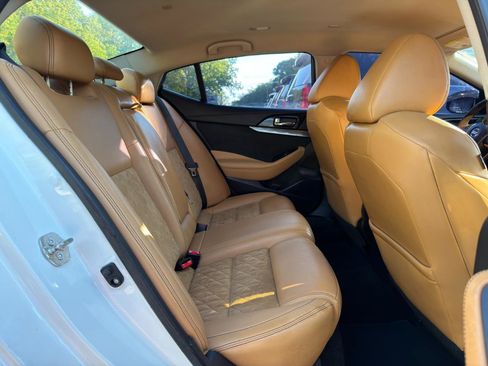 Used 2016 Nissan Maxima SR FWD image 16