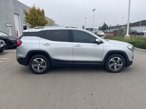 Used 2019 GMC Terrain SLT w/ Preferred Package image 4