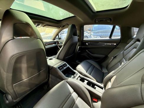 Used 2018 Porsche Panamera 4 w/ Premium Package Plus image 35