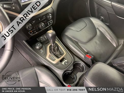 Used 2016 Jeep Cherokee Limited image 28