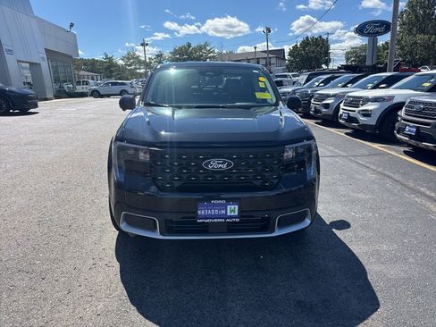 New 2025 Ford Maverick Lariat image 2