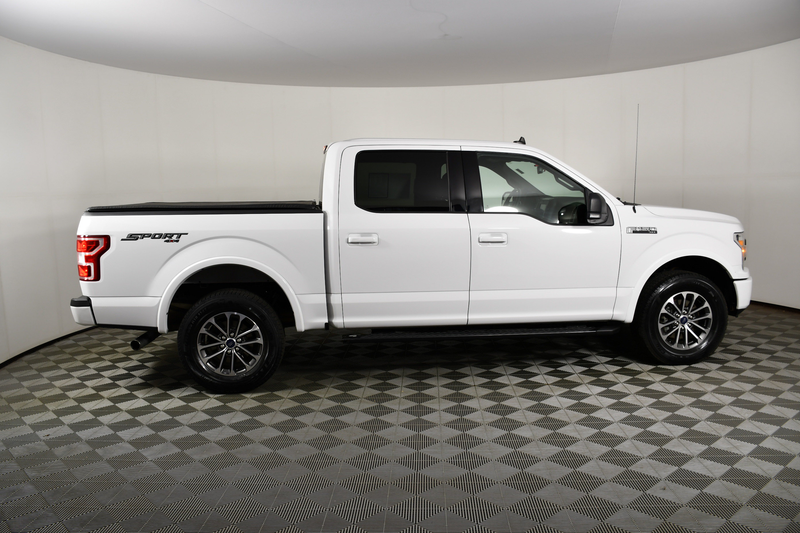Used 2020 Ford F150 XLT w/ Equipment Group 302A Luxury AWD/4WD image 5
