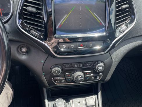 Used 2021 Jeep Cherokee Limited AWD/4WD image 14