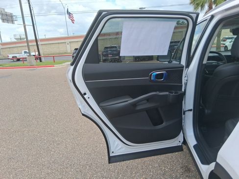 New 2026 Kia Sorento S w/ S Panoramic Sunroof Package FWD image 16