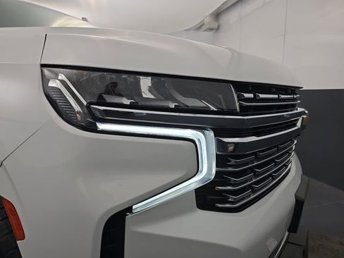 Used 2021 Chevrolet Suburban Premier w/ Premium Package RWD image 14