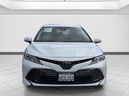Used 2019 Toyota Camry LE w/ Convenience Package FWD image 2