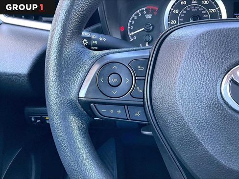 Used 2022 Toyota Corolla LE FWD image 24
